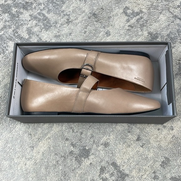 NIB Vagabond Jolin Ballet Mary Jane Flats Patent Taupe Sz 39 - Picture 5 of 16